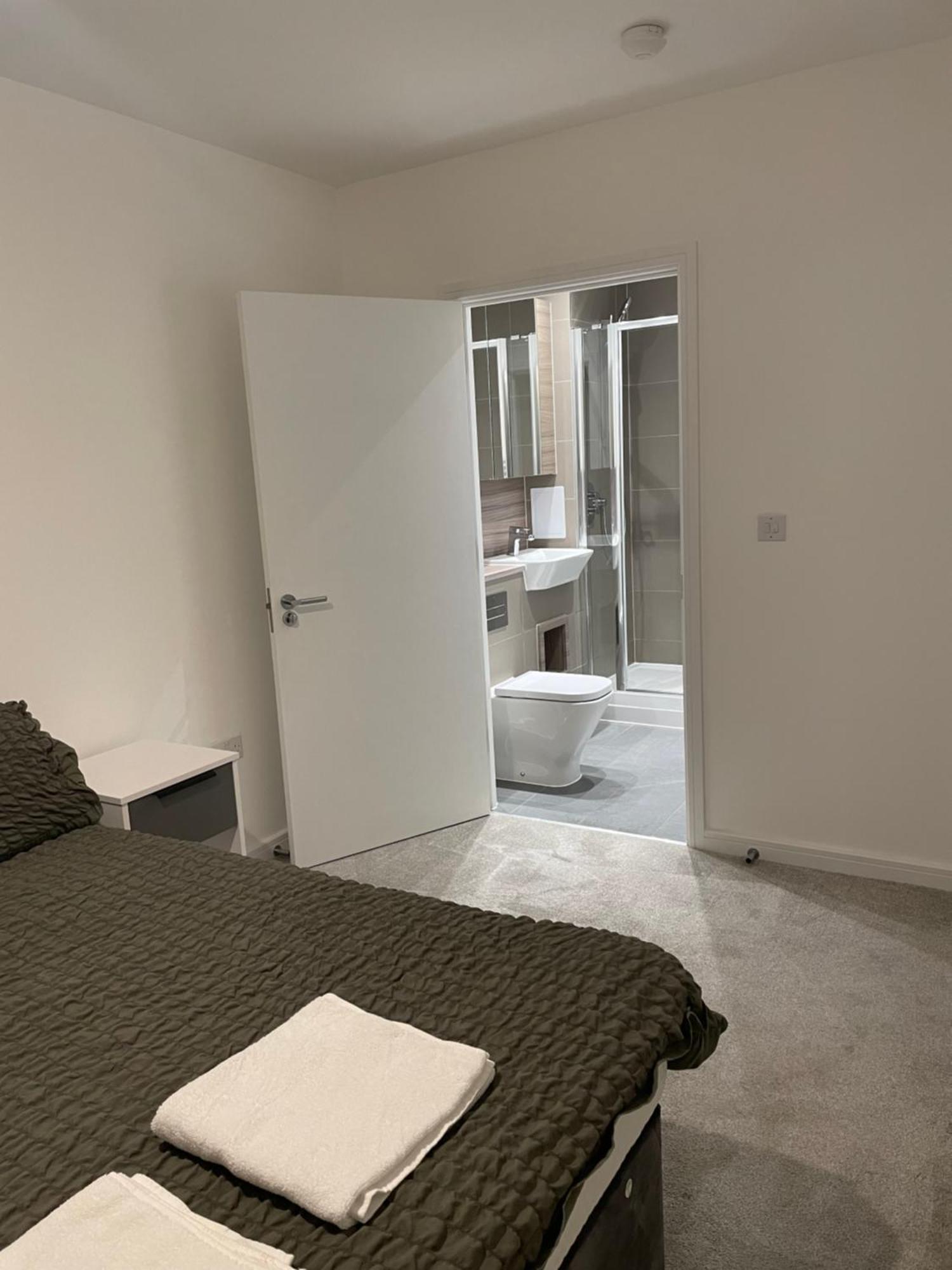 Luxurious 2 Bedroom *